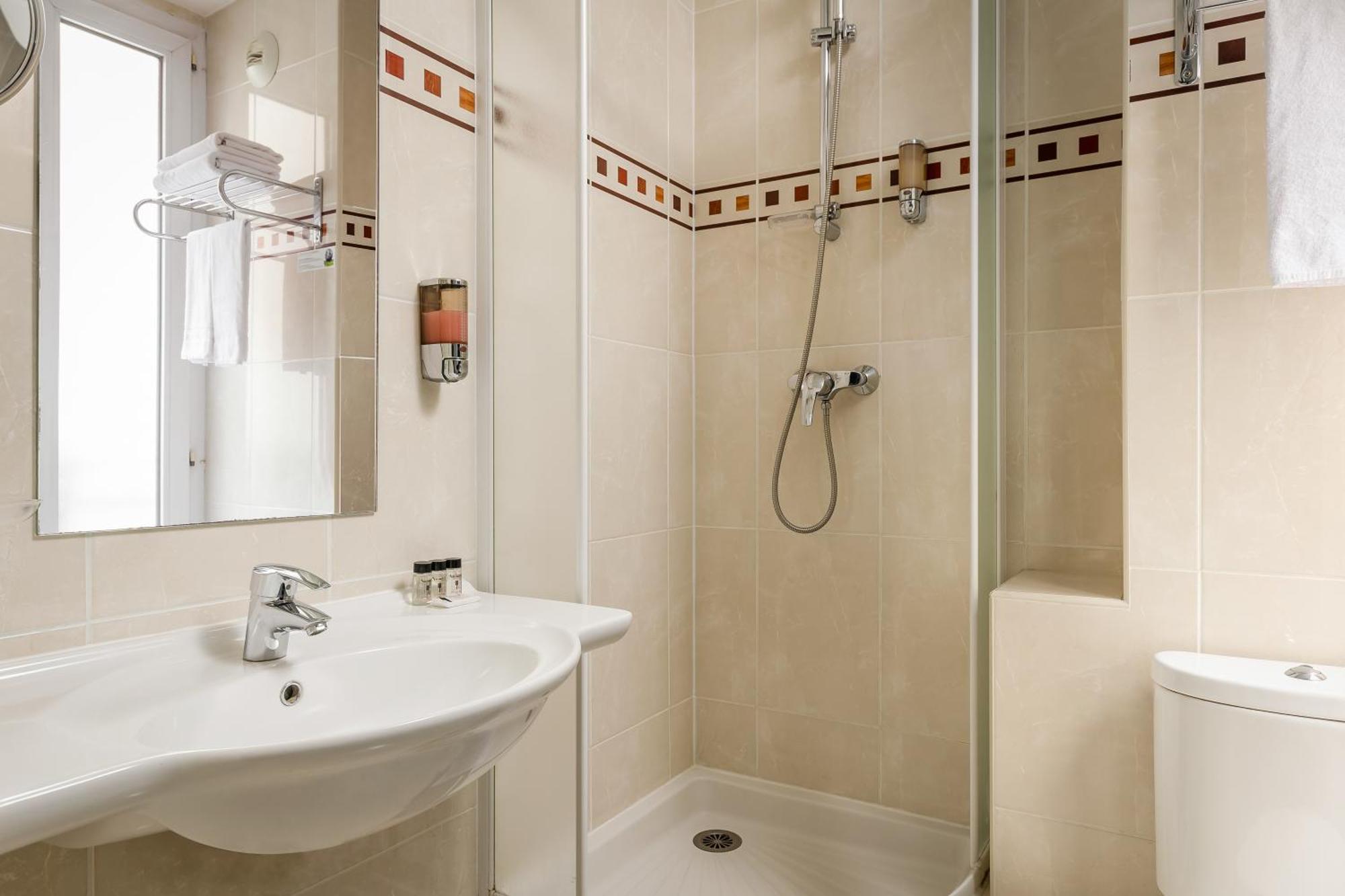 Elysée Etoile Hotel 2*