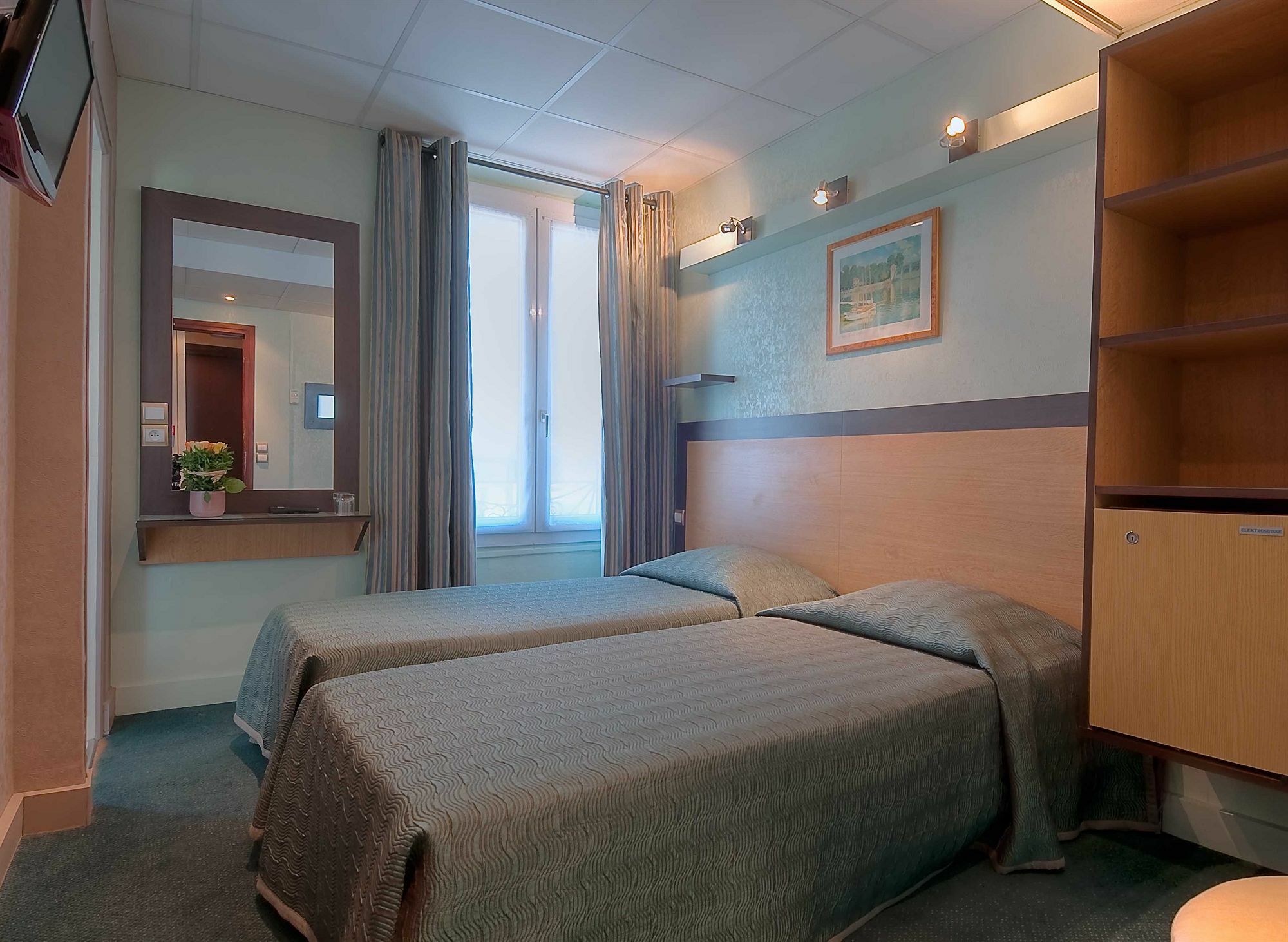 Elysée Etoile Hotel 2*